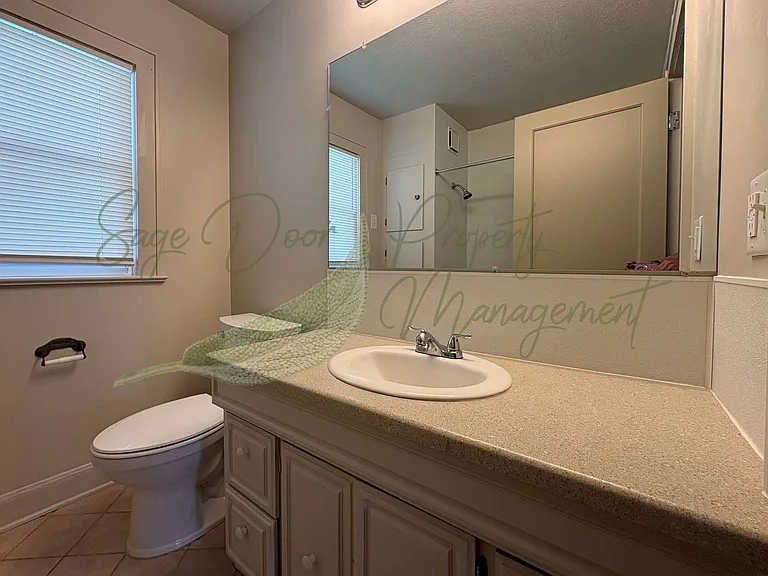 305 N Crysler Ave — Photo 12
