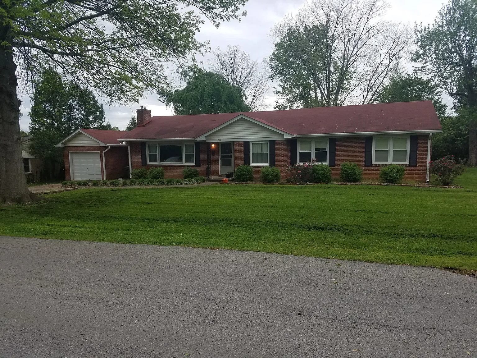 308 Elton Dr photo 1