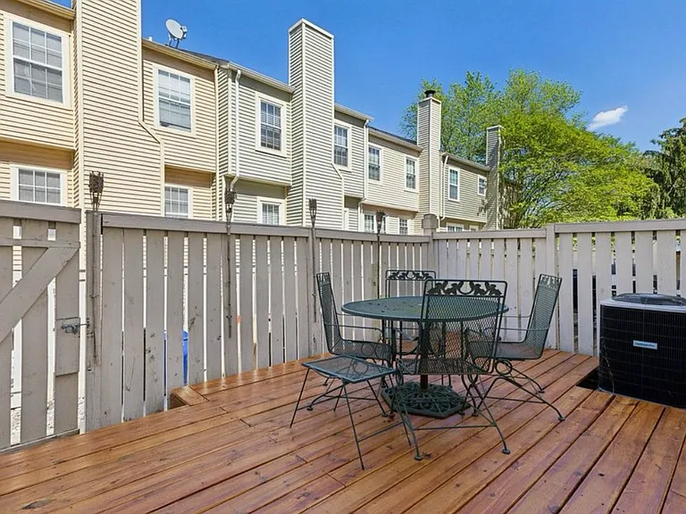 2480 Ridgehampton Ct — Photo 19