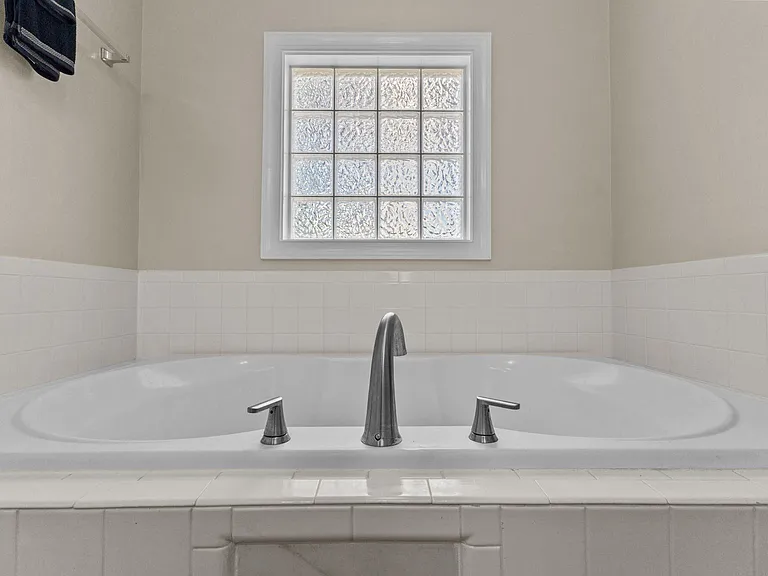 8318 Umstead Rd — Photo 39