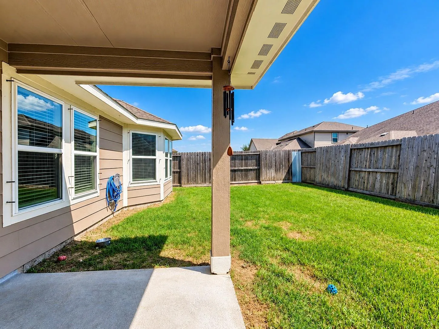 4 bed, 3.0 bath, 2070 sqft, $2,450 — Photo 4