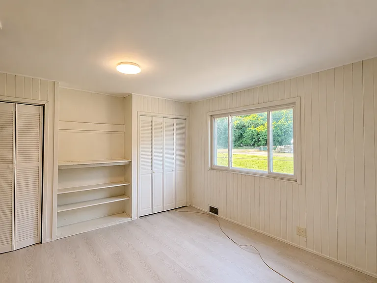 1st bedroom