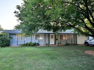 49 Circle Dr E, Montgomery, IL 60538