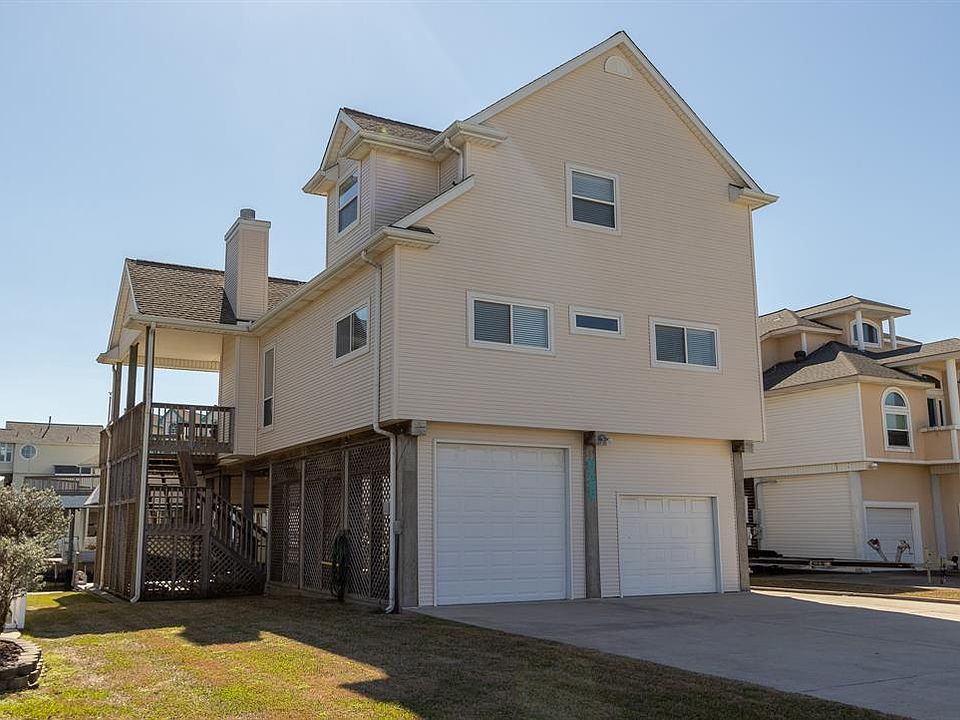 925 Tiki Dr, Tiki Island, TX 77554 Zillow