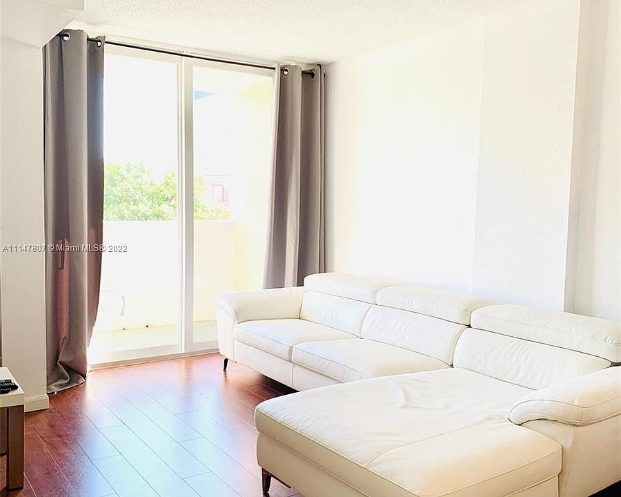 1st image of 1750 James Ave APT 4C