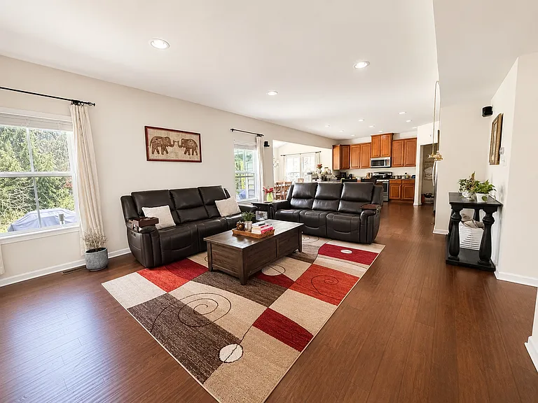 2702 Pittsburgh Ct — Photo 3