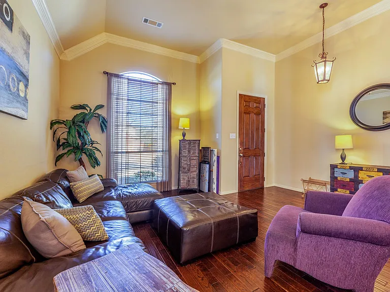 920 Fannin Dr — Photo 15