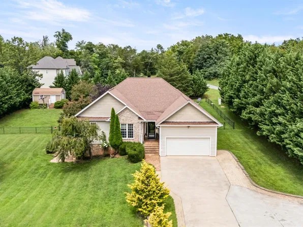 1017 Hooper Woods Dr, Forest, VA 24551
