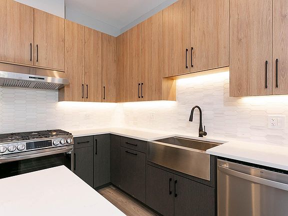 5th image of 1606 S Ashland Ave #208
