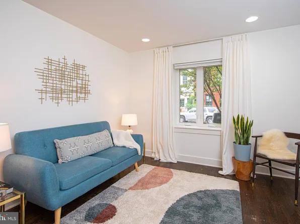 2123 Christian St #1, Philadelphia, PA 19146