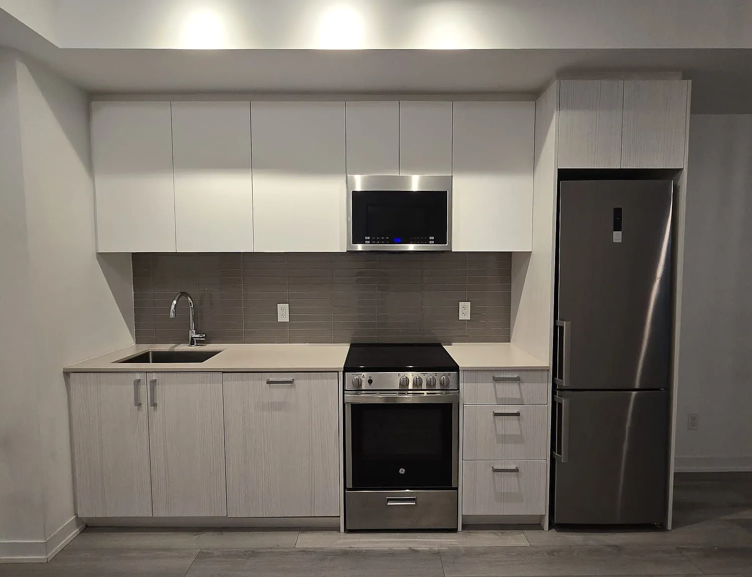 Scout Condos — Photo 2