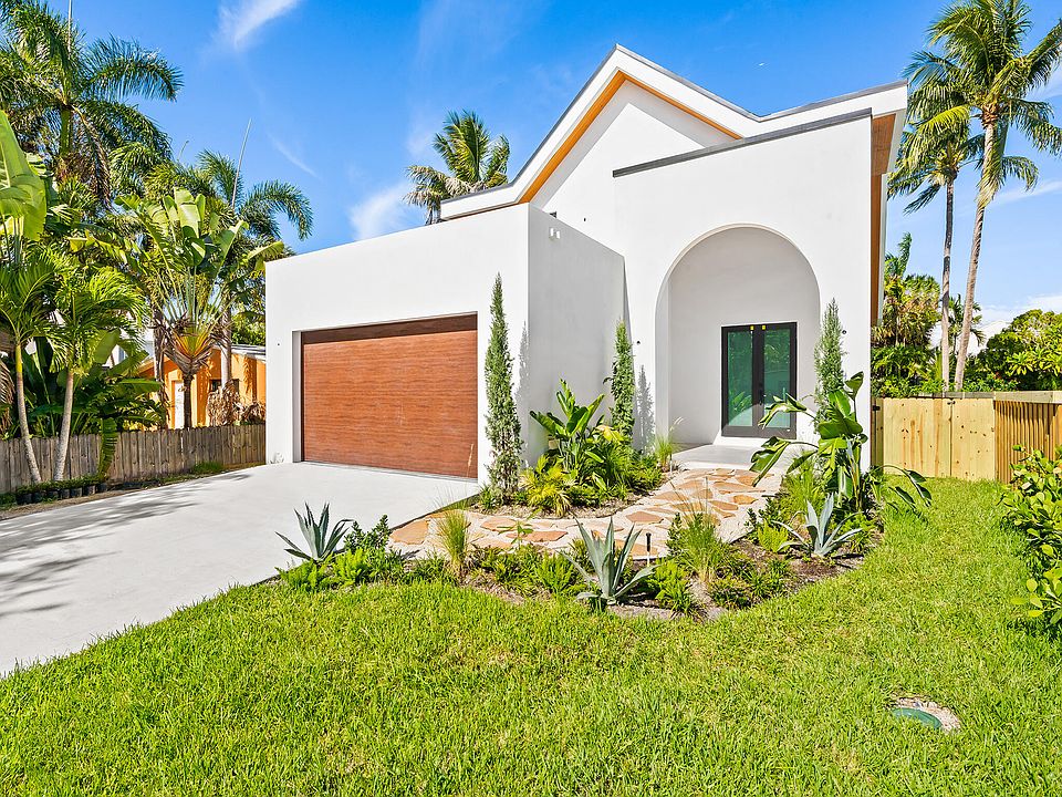 1st image of 1628 NE 17th Avenue