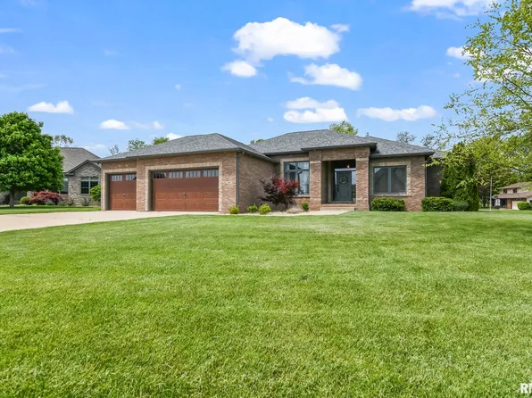 105 Ramblewood Dr, Chatham, IL 62629