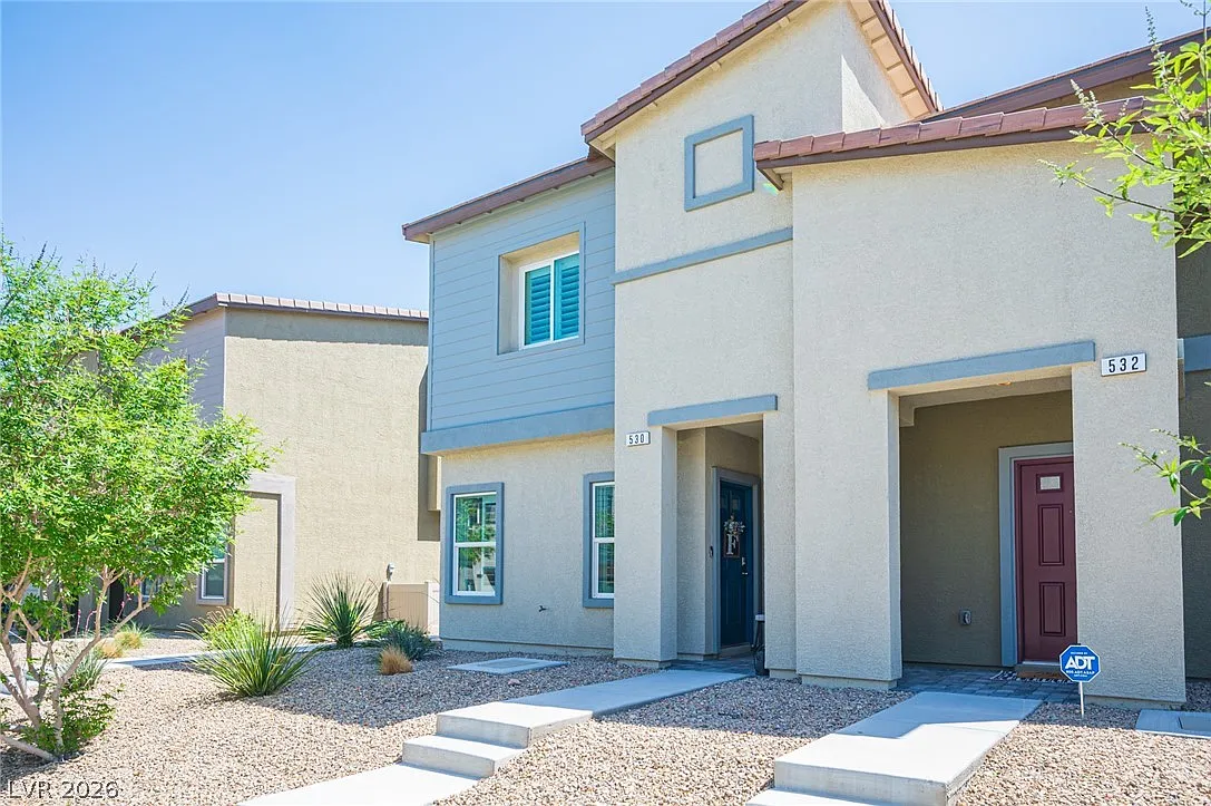 3 bed, 2.0 bath, 1417 sqft, $2,295 — Photo 2