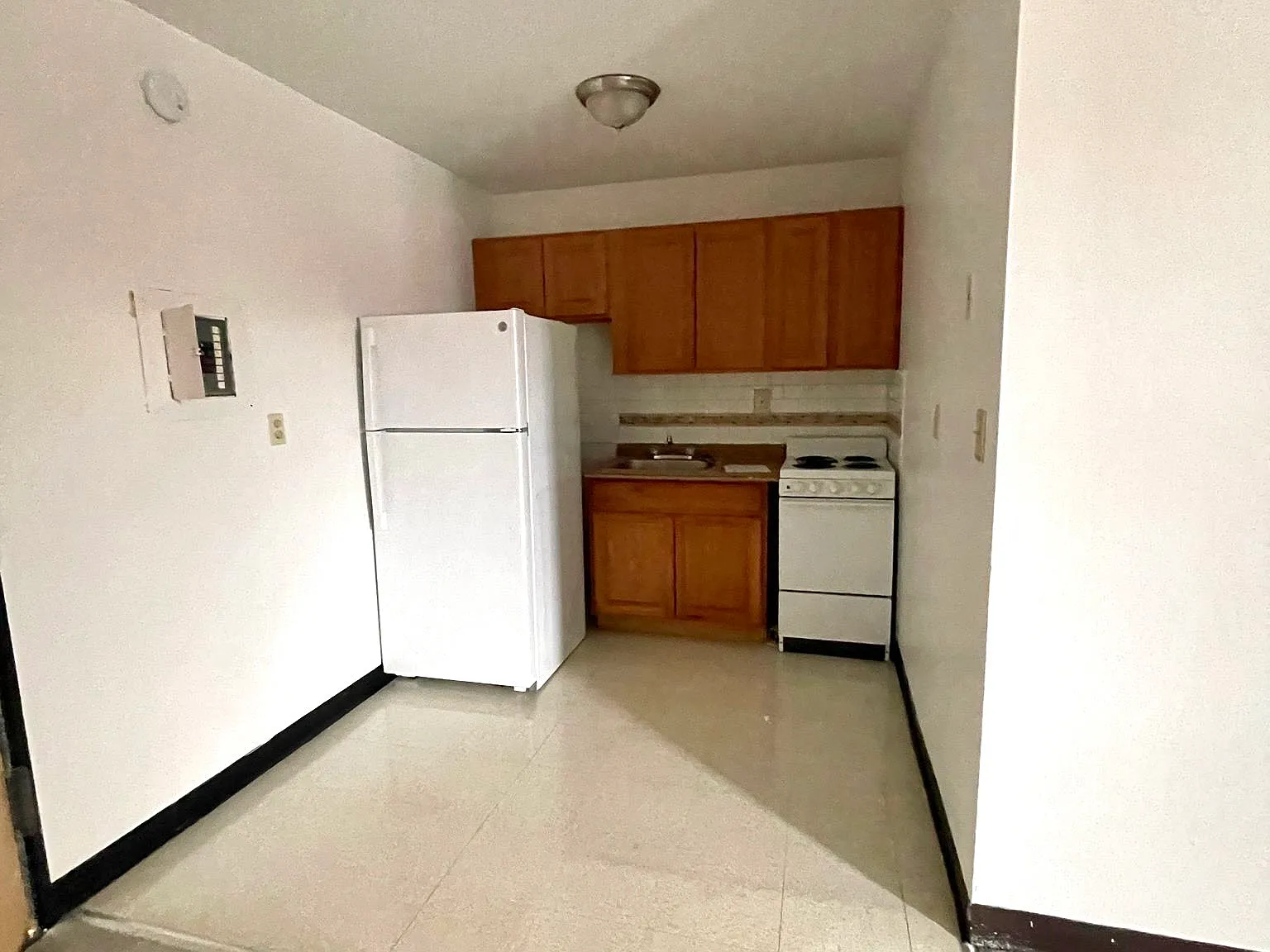 1 bed, 600 sqft, $1,600 — Photo 3