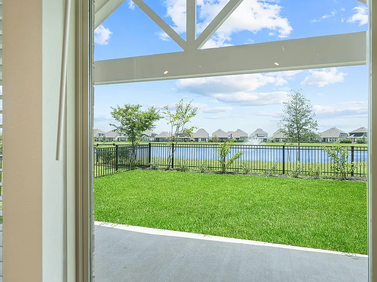 832 Sarasota Shore Dr — Photo 47