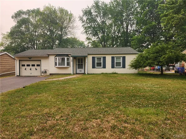 121 Leopold Blvd, Syracuse, NY 13209