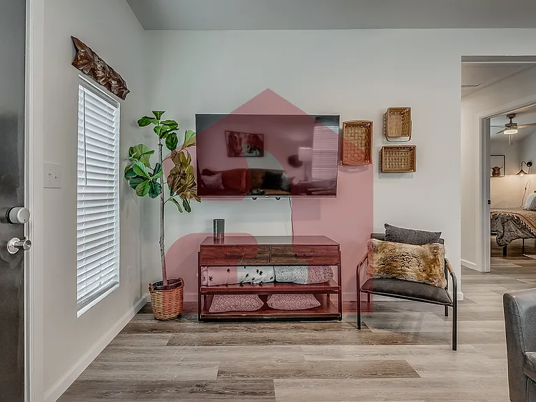 208 E Mosier St — Photo 14