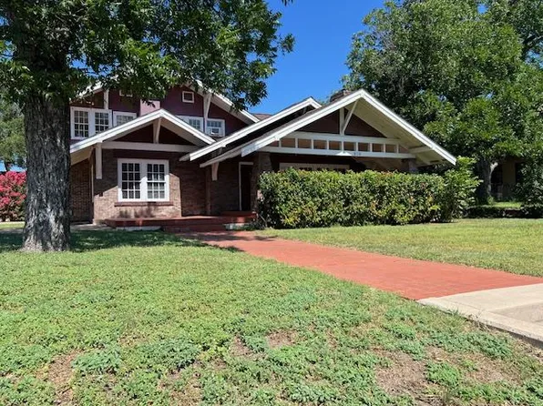 906 S Bridge St, Brady, TX 76825