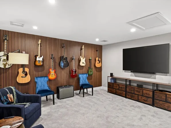 19 Owls Nest, Plymouth, MA 02360