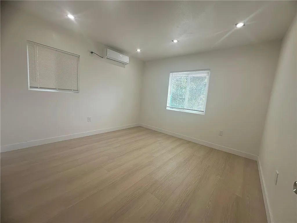 2 bed, 750 sqft, $1,950 — Photo 4