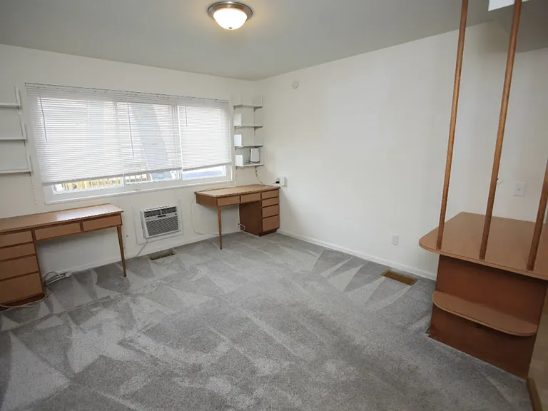 526 S Division St #526-1 — Photo 33