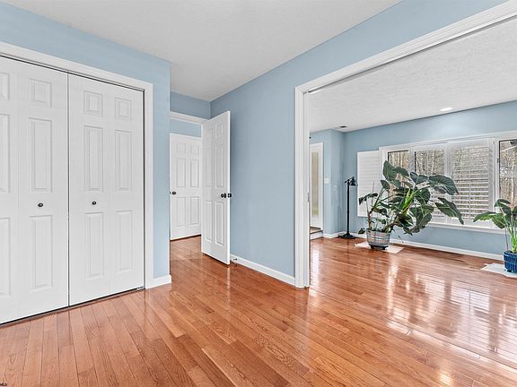 5th image of 2056 Lakeside Ests
