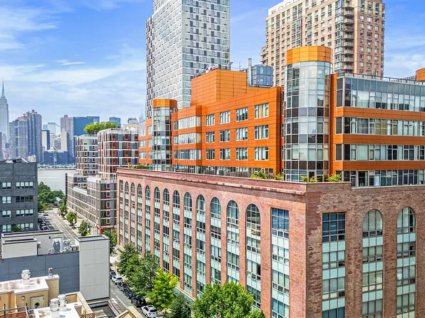 217 51st Ave, Long Island City, NY 11101