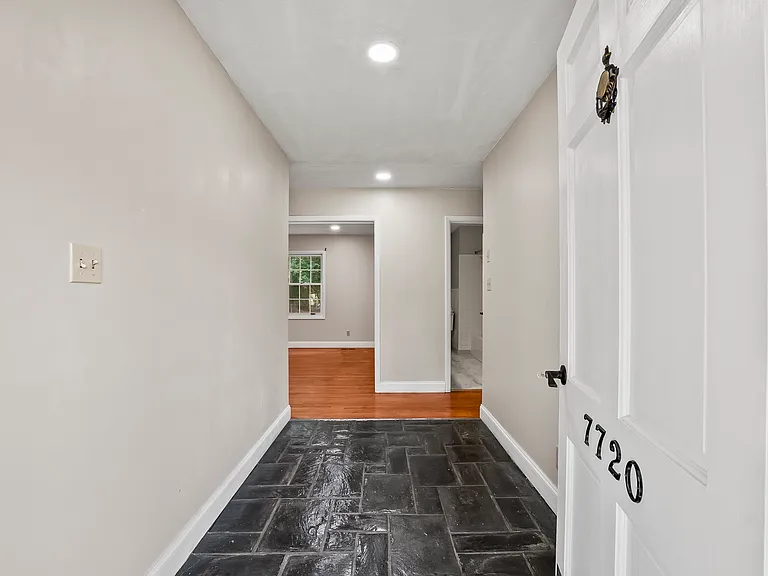 7720 Devonshire Dr — Photo 5