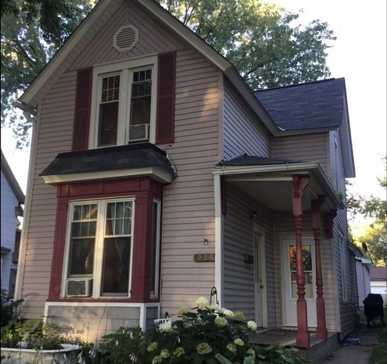 1st image of 928 Woodbridge St