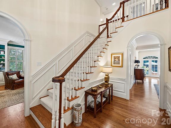 5th image of 3409 Country Club Dr