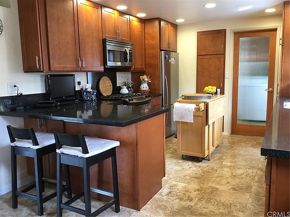 3rd image of 2318 W 179th St