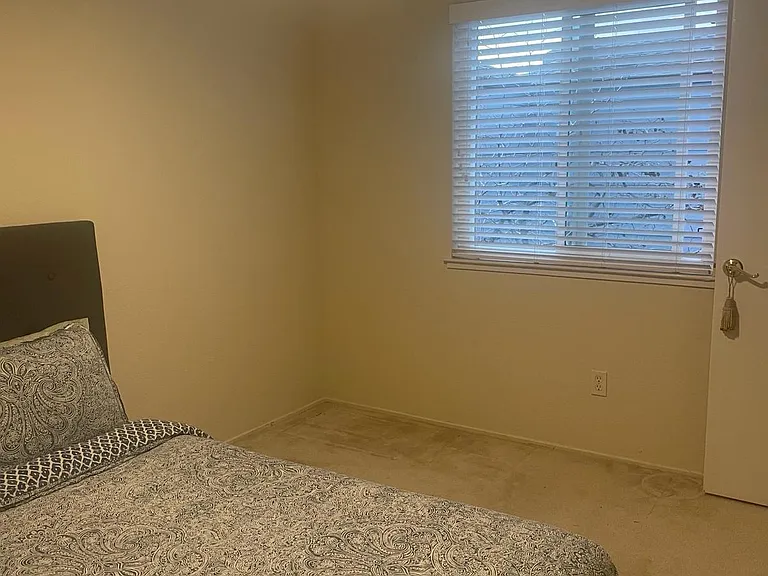 3215 Groth Ct — Photo 18