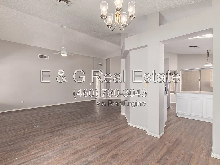 8651 N 107th Dr — Photo 5