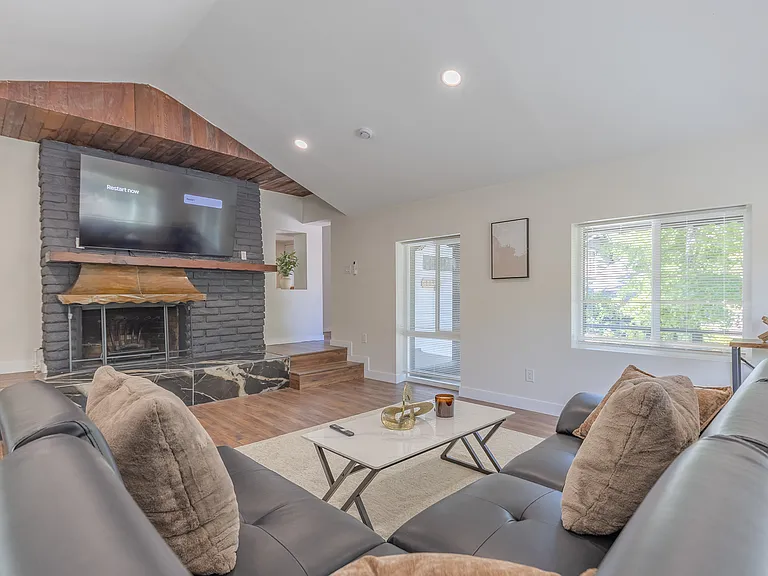 1650 La Loma Rd — Photo 10