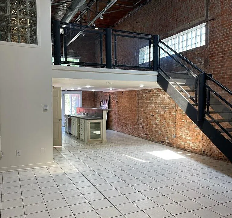Building Photo 3