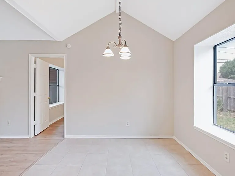 6204 Avanti Dr — Photo 13