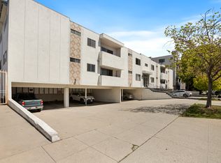 Mentone, Los Angeles, CA 90034