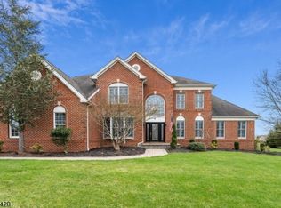 4 Vail Ln, Flemington, NJ 08822