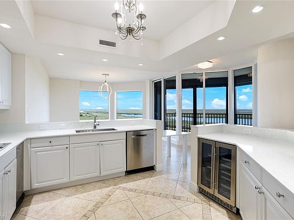 5th image of 1060 Borghese LN #1402