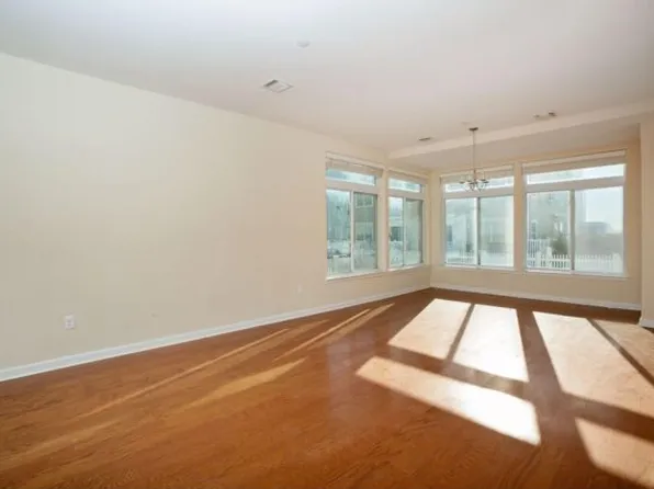 6315 Ocean Ave S, Far Rockaway, NY 11692