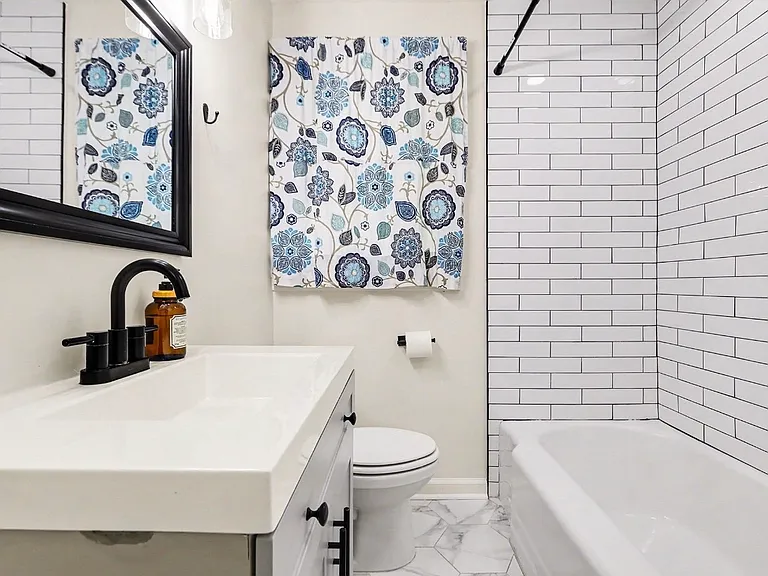 2 nd bathroom