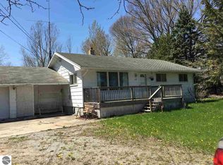 2139 N Huron Rd, Tawas City, MI