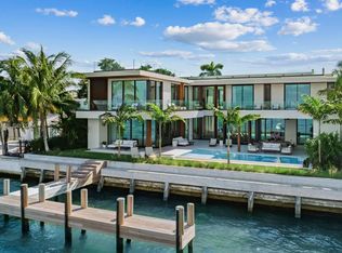 1061 N Venetian Dr, Miami Beach, FL 33139