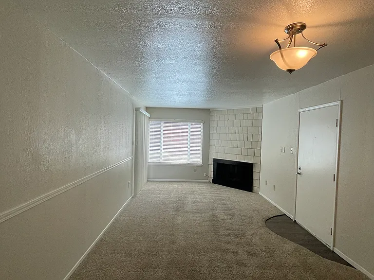 2816 O St #I — Photo 7