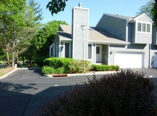 38 Meadowview Ln, Berkeley Heights, NJ 07922