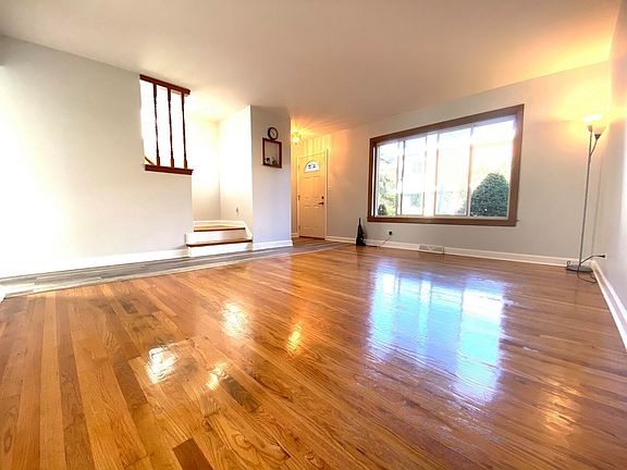 3rd image of 4941 Carol St