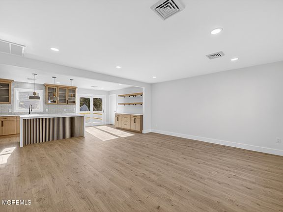 3rd image of 1627 Adams Avenue
