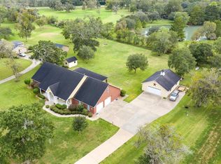359 Westwood Rd, Angleton, TX 77515