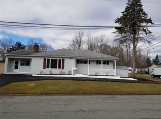 71 Archdale Dr, Warwick, RI 02889